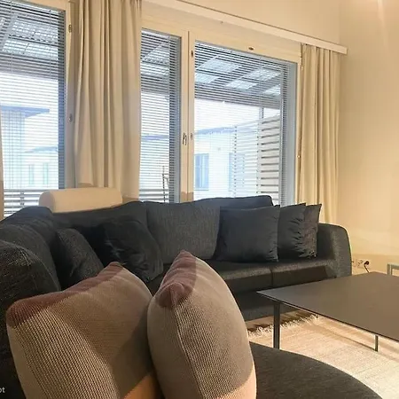 Saunallinen Kaksio 53 M2 Meren Laeheisyydessae