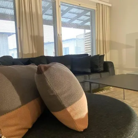 Saunallinen Kaksio 53 M2 Meren Laeheisyydessae *