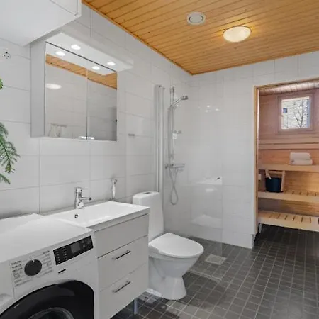 Saunallinen Kaksio 53 M2 Meren Laeheisyydessae *
